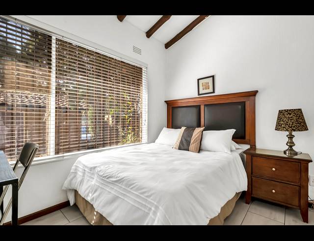 2 BEDROOM TOWNHOUSE FOR SALE IN SANDOWN